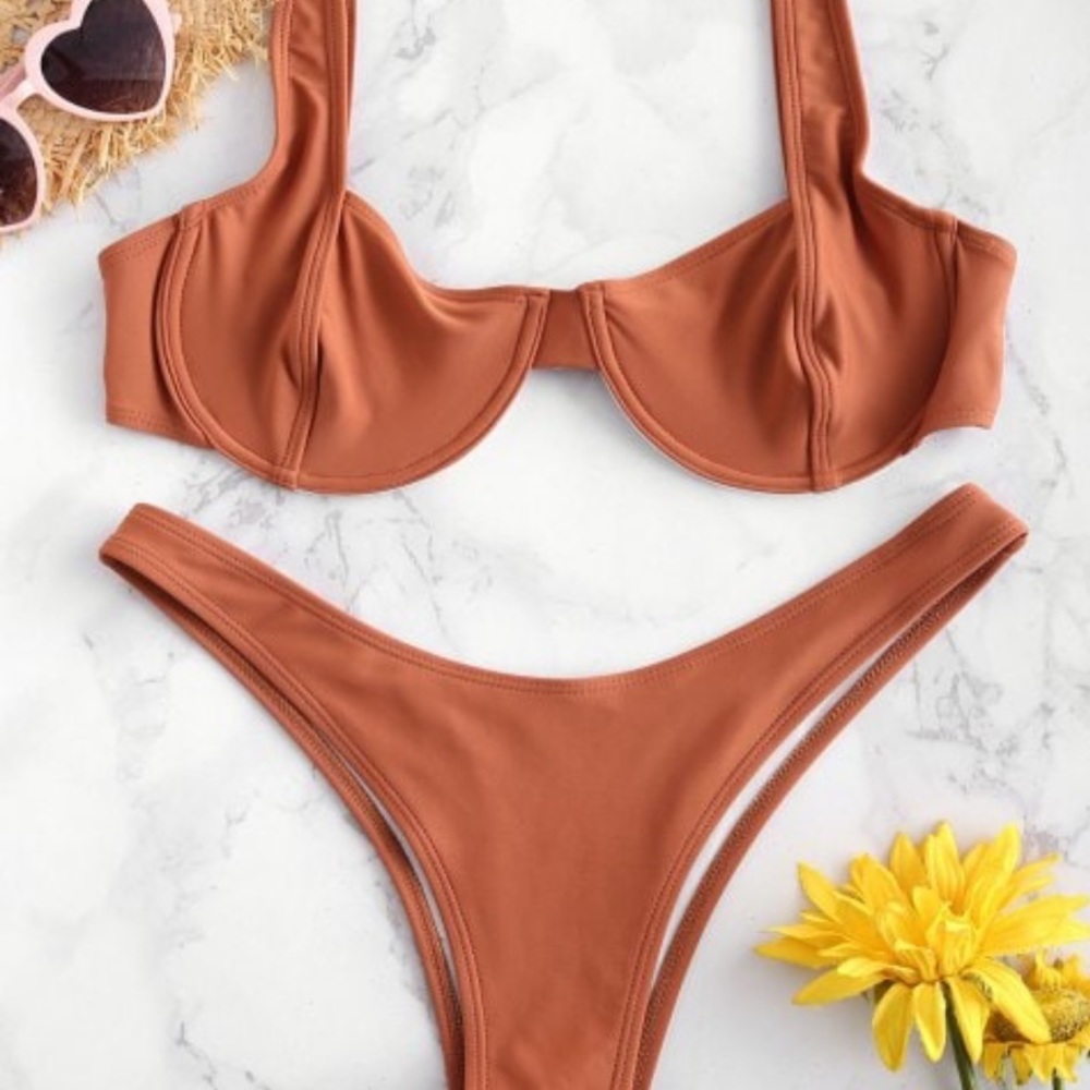 High cut balconette underwire bikini